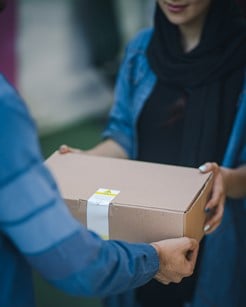 Koupit kartony: Jak najít správnou dopravu nebo pohybující se box
