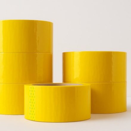 Akrylová páska žlutá balení silná 48 mm x 45 m pro balení a přepravu
